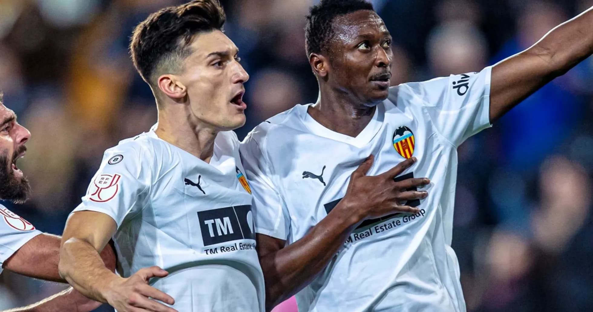 Jugadores de Valencia celebrando un gol Jugadores de Valencia celebrando un gol