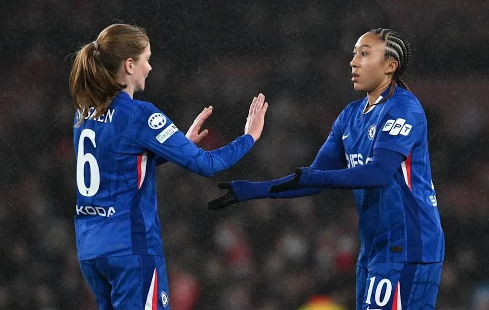 Jugadoras del Chelsea celebrando un gol en el partido Jugadoras del Chelsea celebrando un gol en el partido