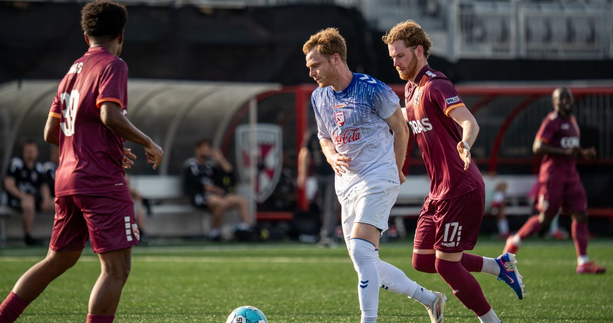 Jugadores de Birmingham Legion y Louisville City en acción Jugadores de Birmingham Legion y Louisville City en acción