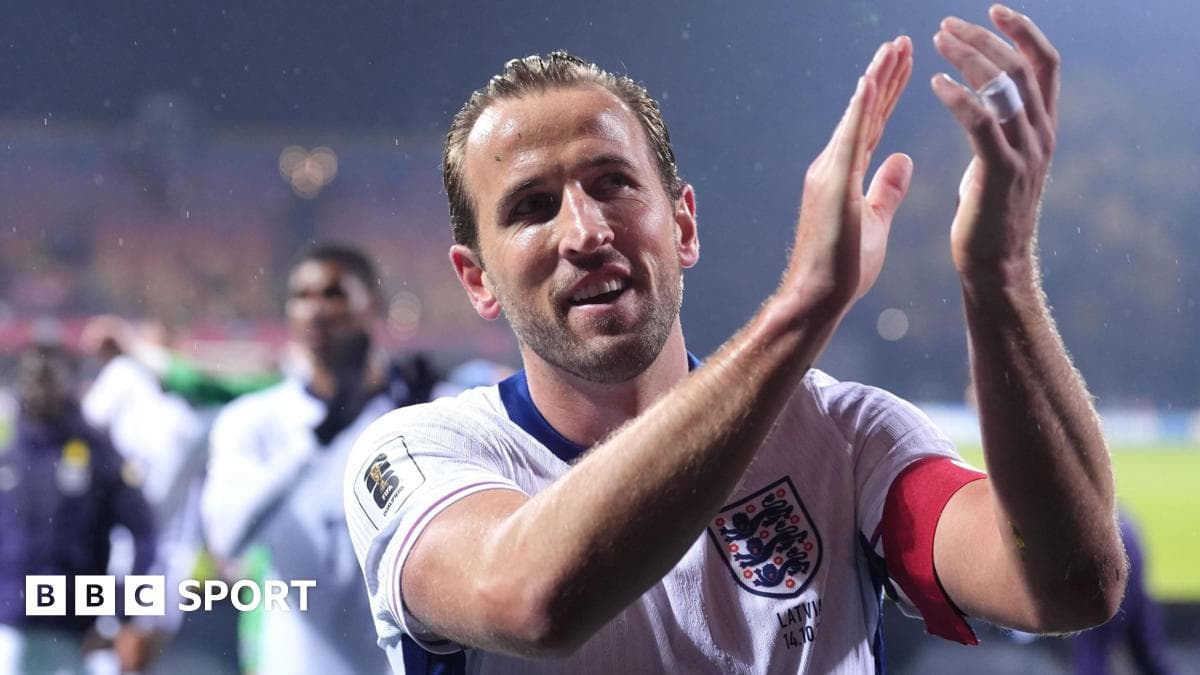 Jugador de Inglaterra aplaudiendo tras el partido Jugador de Inglaterra aplaudiendo tras el partido